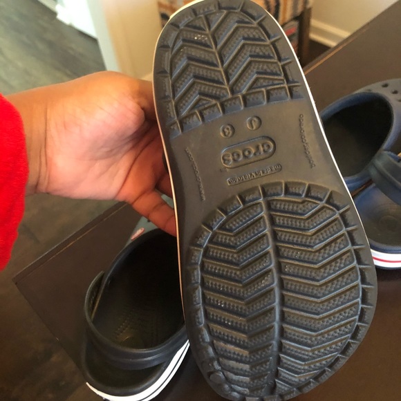 2 pairs of kids crocs! - Picture 3 of 5